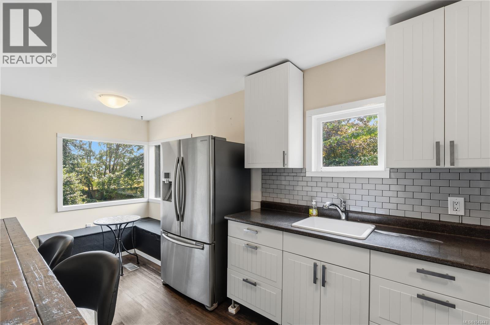 308 Holly Ave - 10
