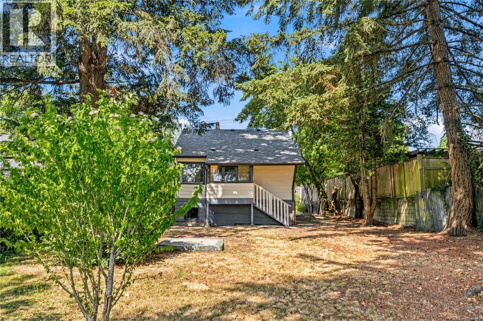 308 Holly Ave - 32