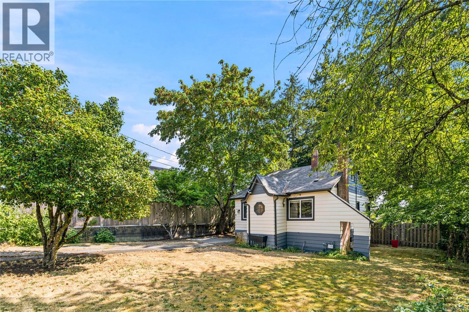 308 Holly Ave - 31