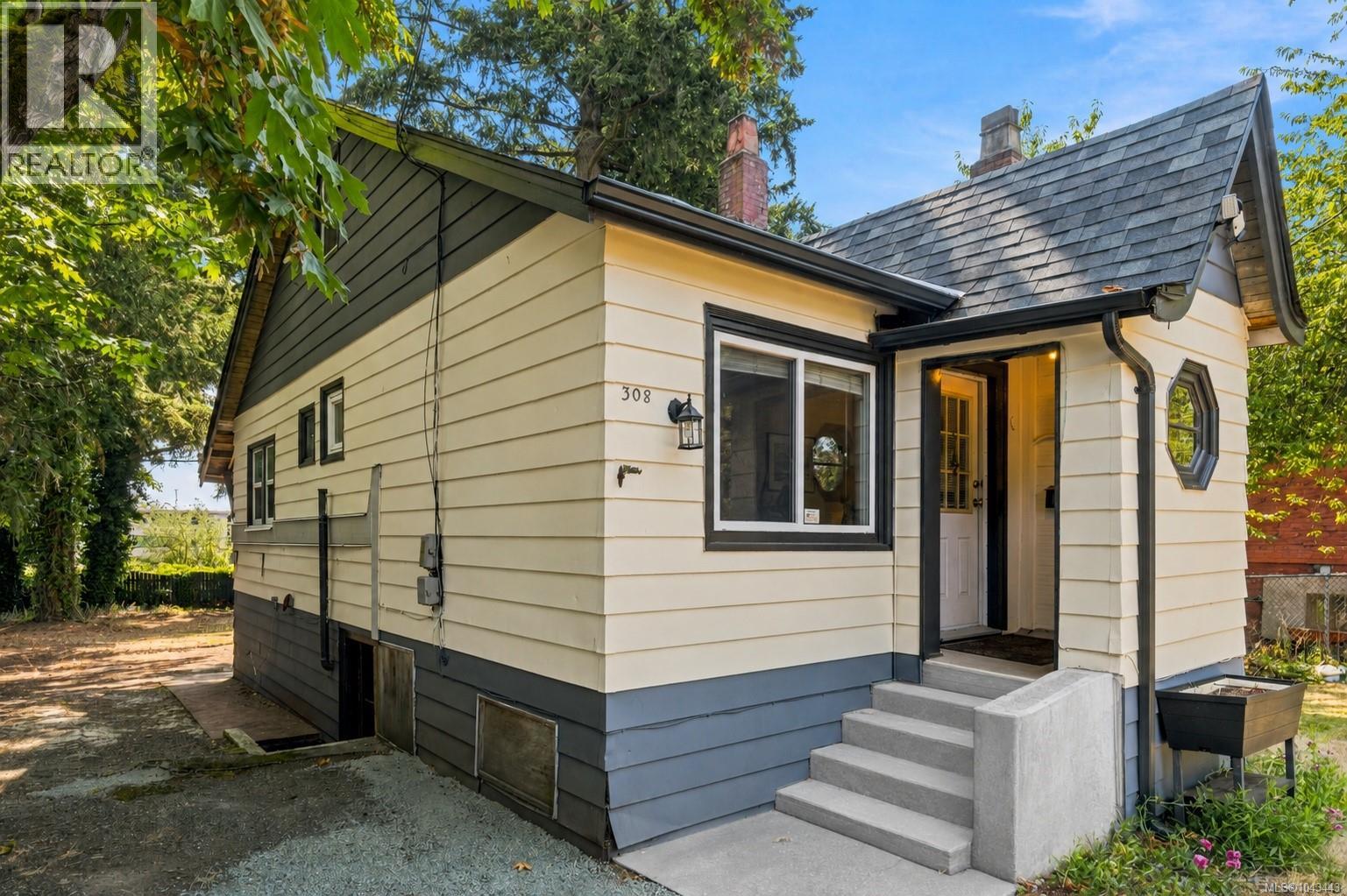 308 Holly Ave - 2