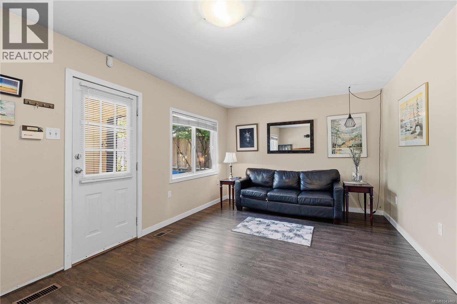 308 Holly Ave - 6