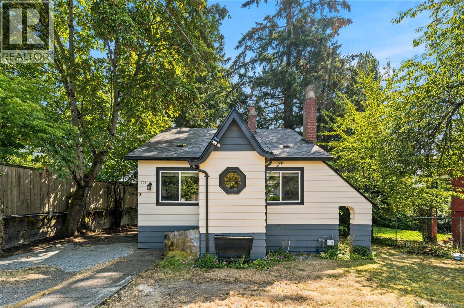 308 Holly Ave - 1