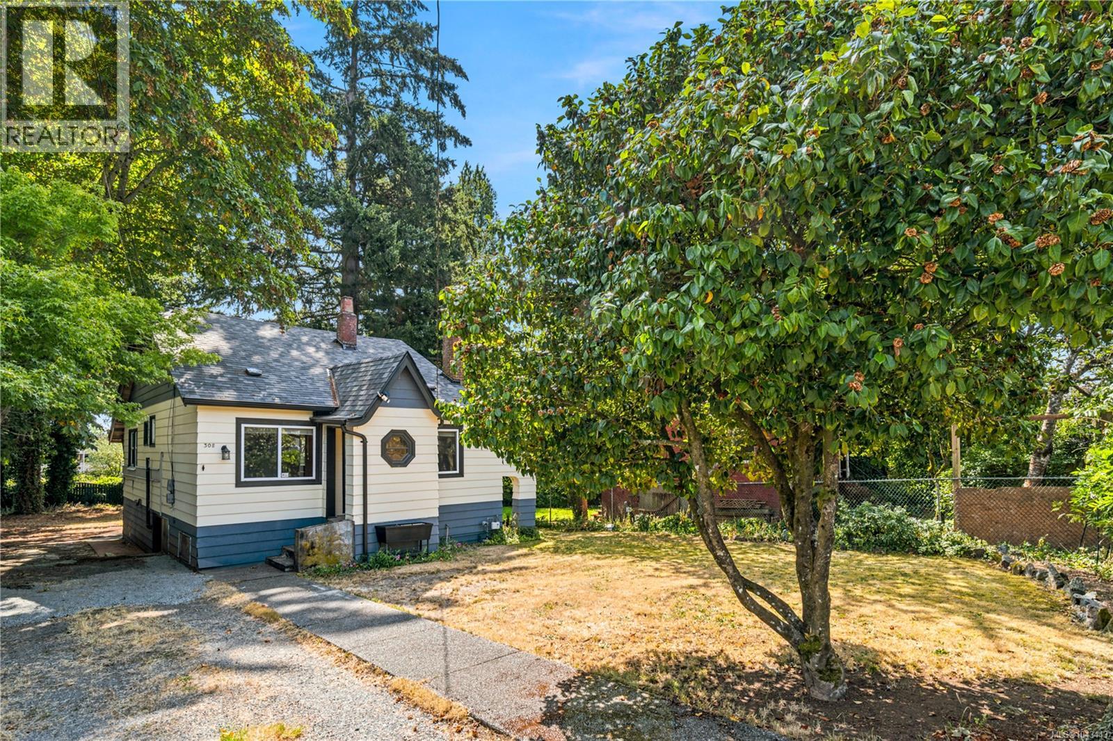 308 Holly Ave - 26