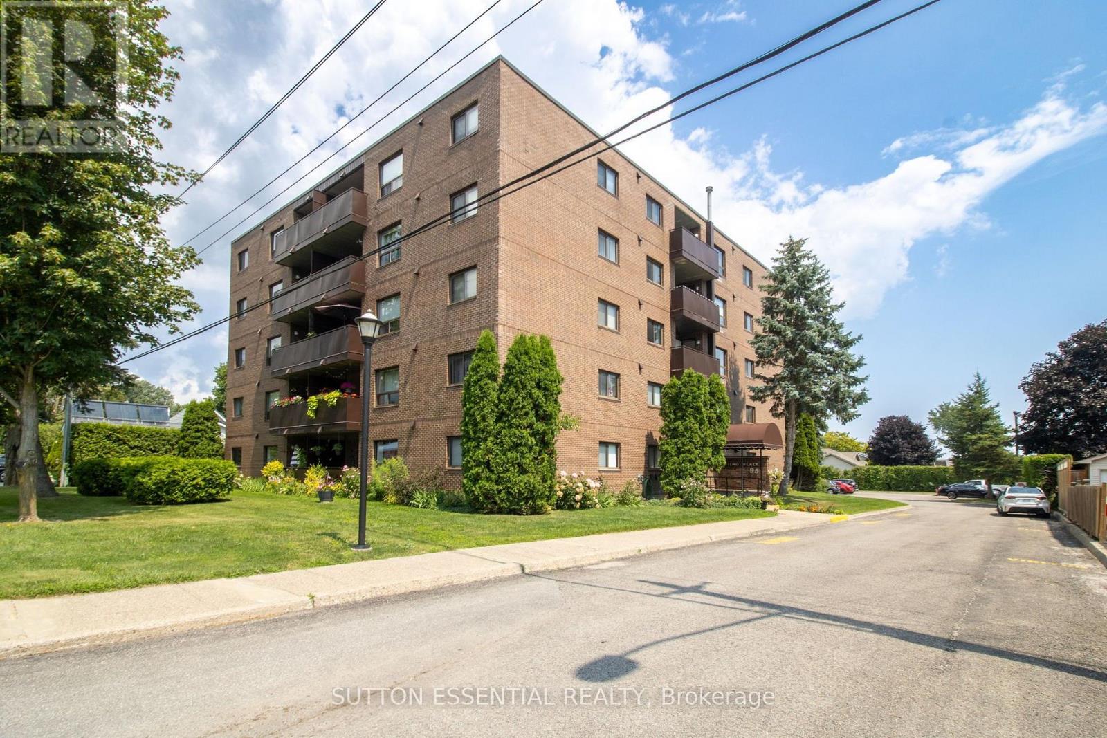 #104 95 WINDSOR DRIVE - 1