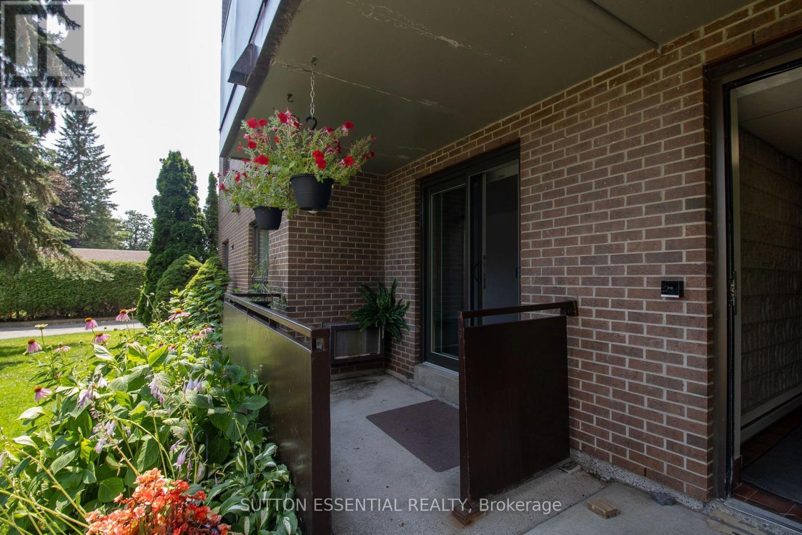 #104 95 WINDSOR DRIVE - 11