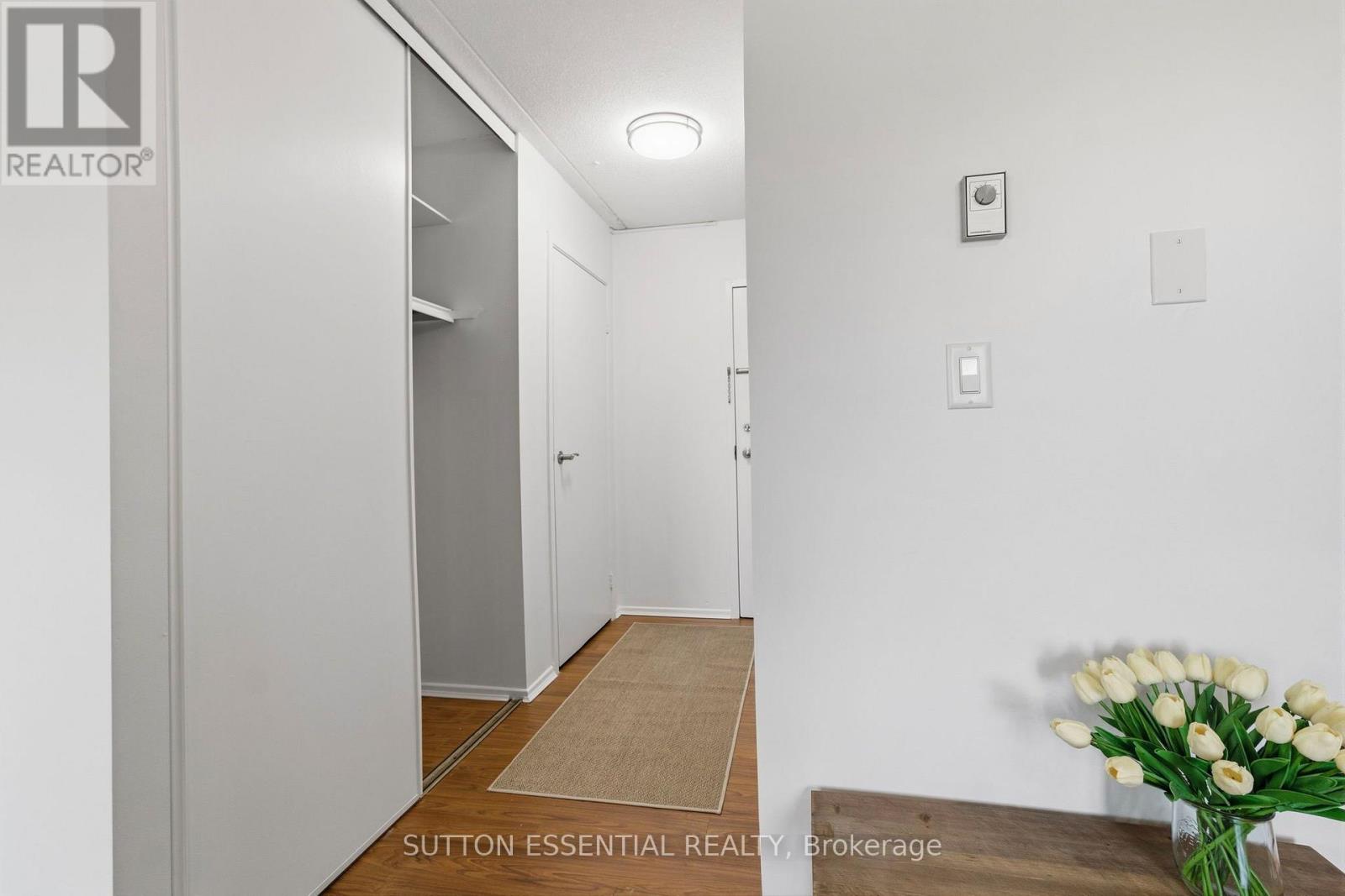 #104 95 WINDSOR DRIVE - 14
