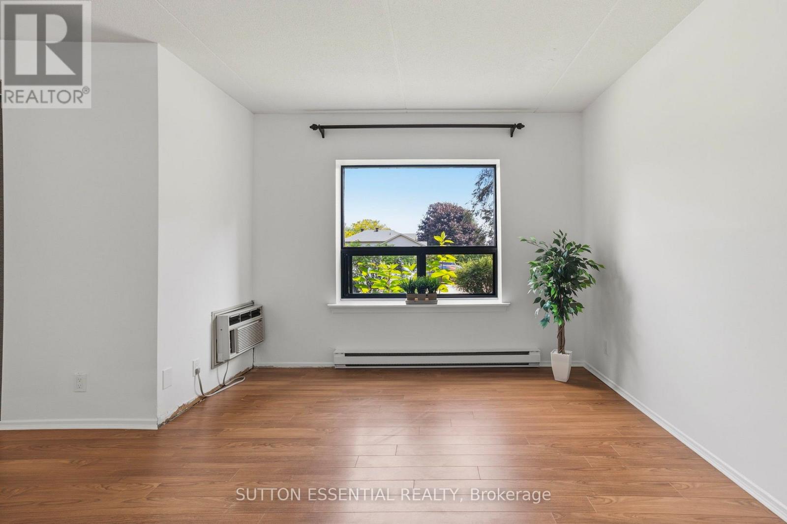 #104 95 WINDSOR DRIVE - 17
