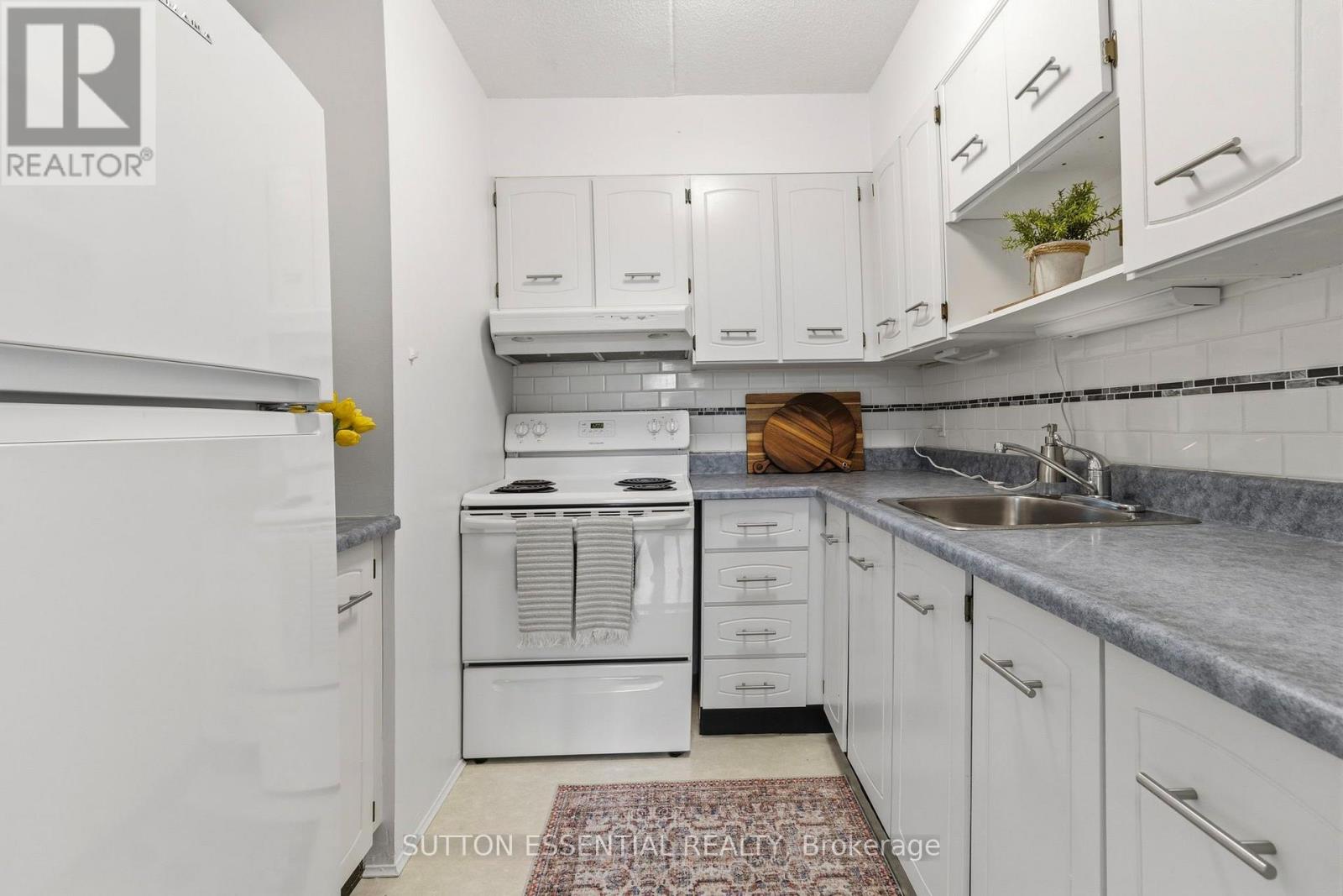 #104 95 WINDSOR DRIVE - 20