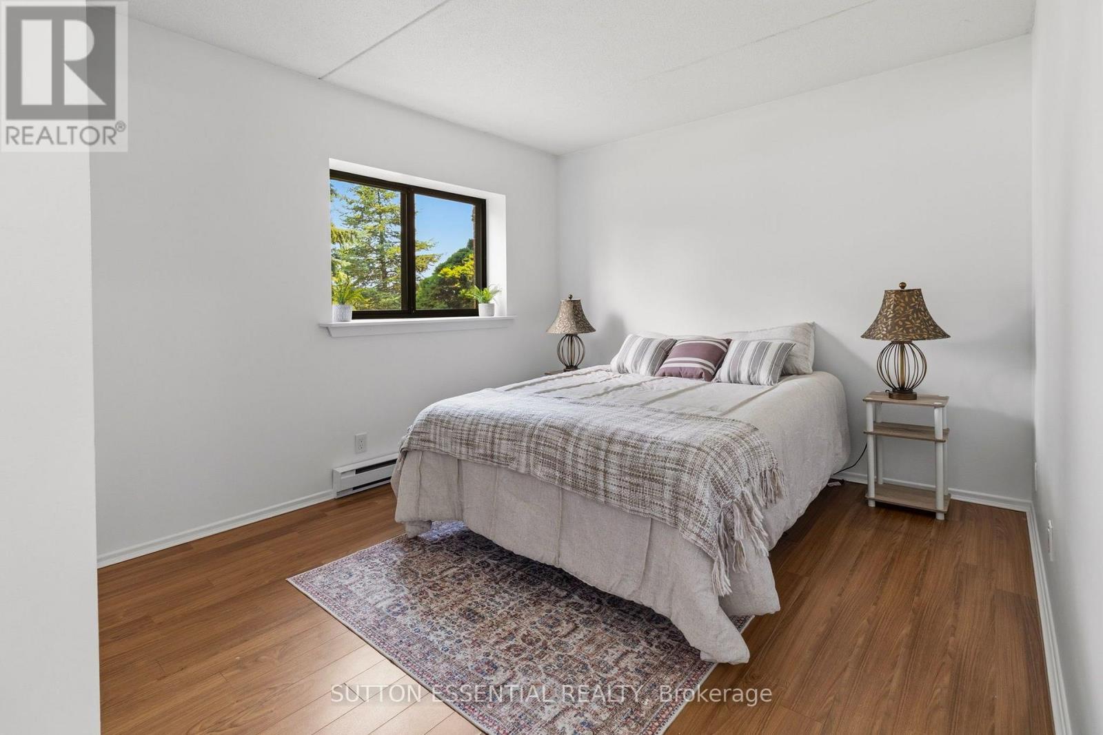 #104 95 WINDSOR DRIVE - 27