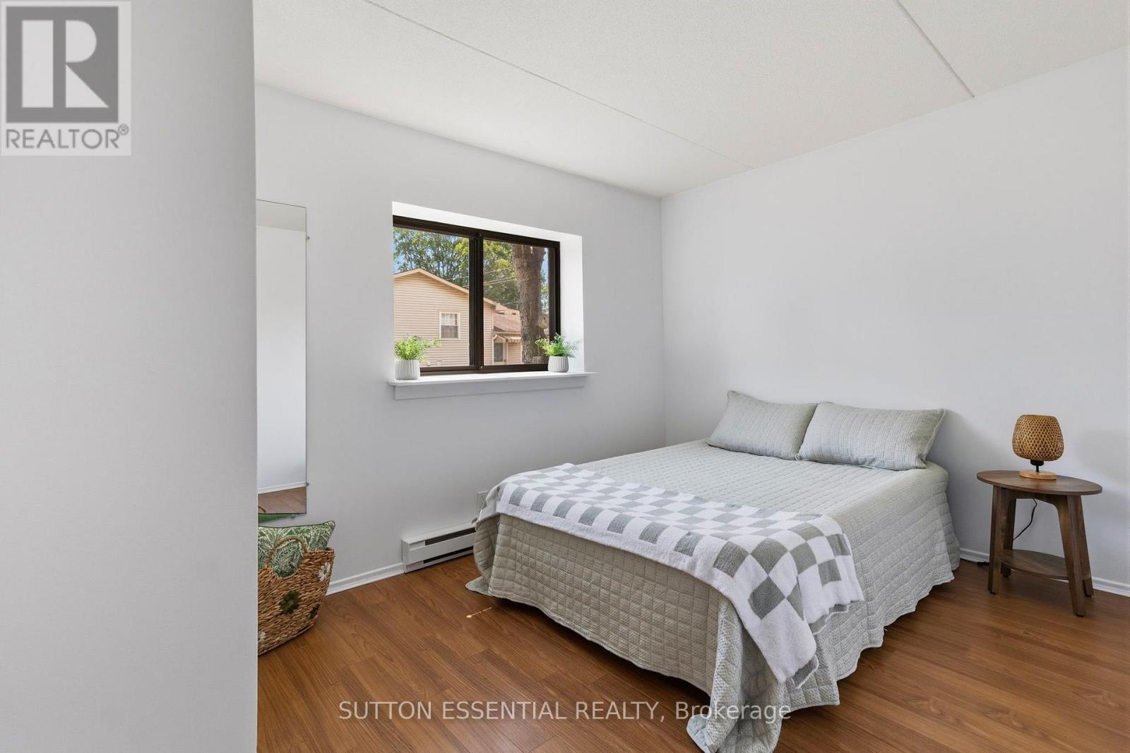 #104 95 WINDSOR DRIVE - 30