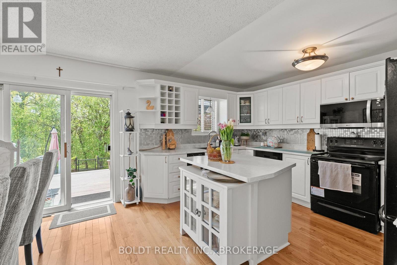 4333 SOUTHERLAND COURT - 12