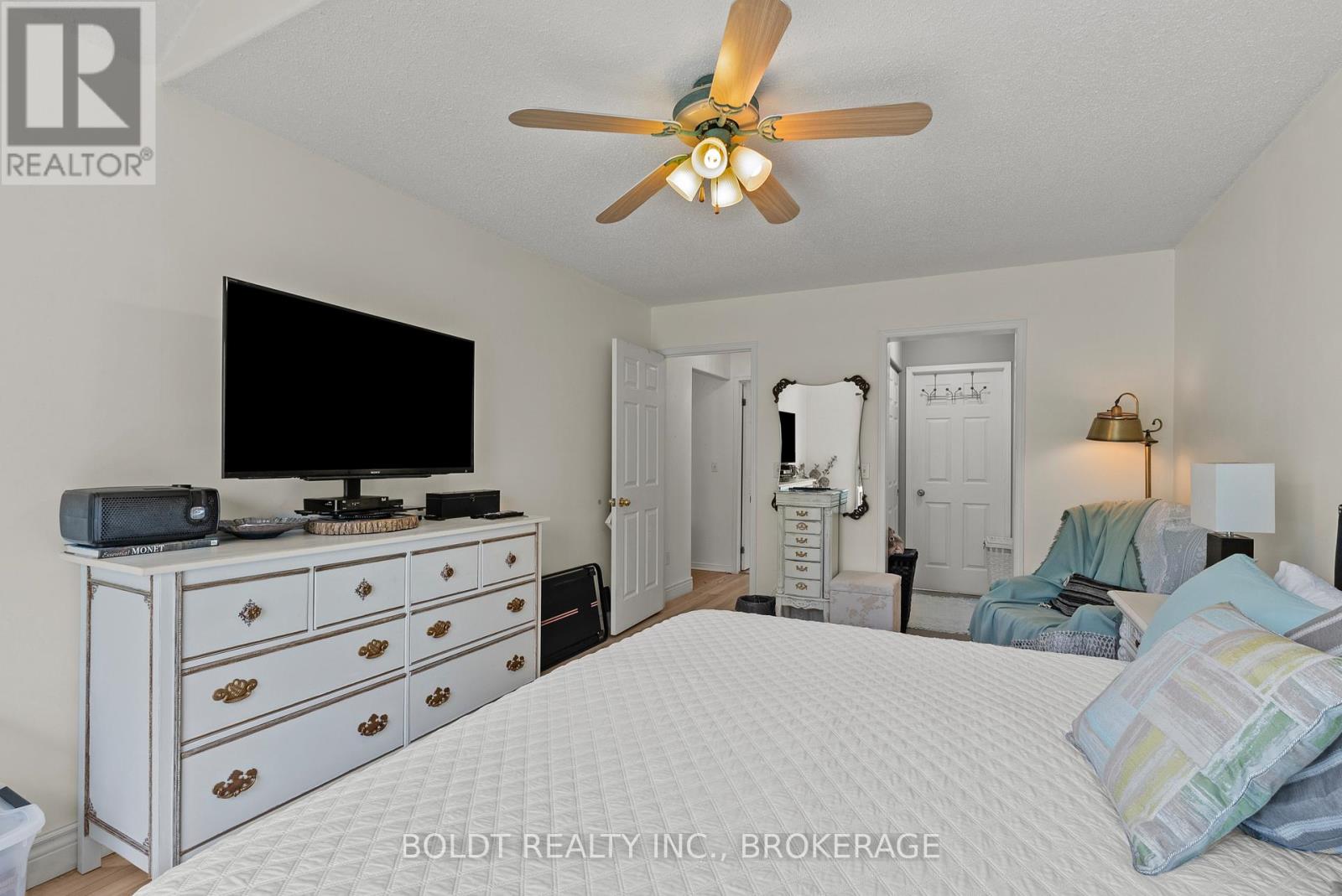 4333 SOUTHERLAND COURT - 16