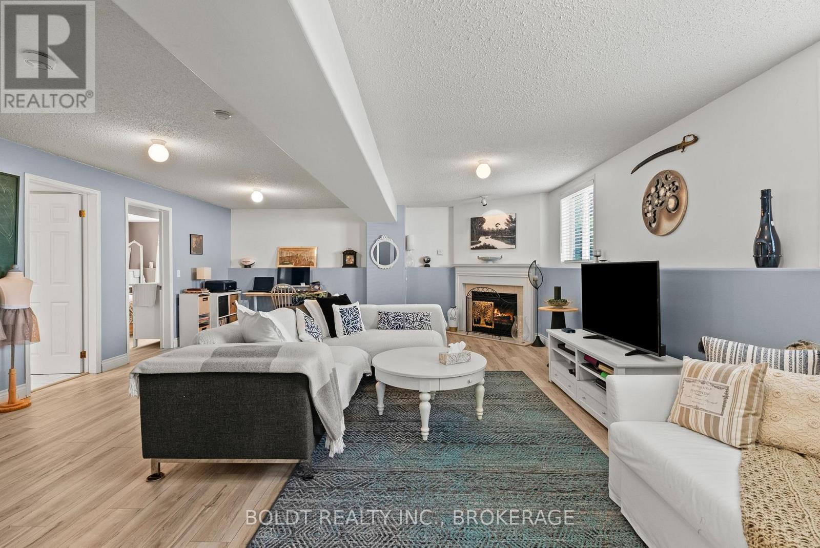 4333 SOUTHERLAND COURT - 19