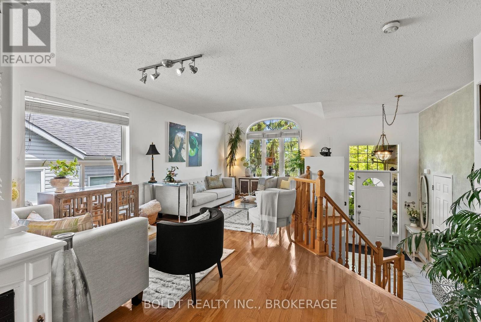 4333 SOUTHERLAND COURT - 6