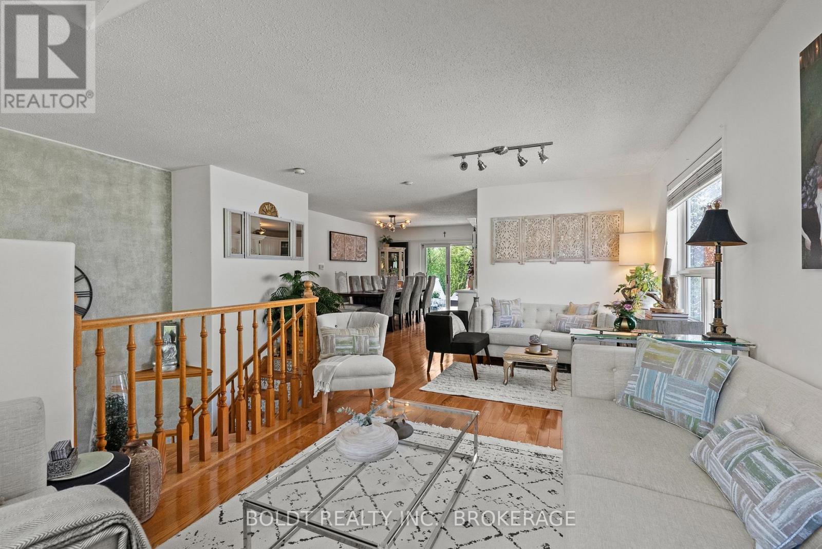 4333 SOUTHERLAND COURT - 9