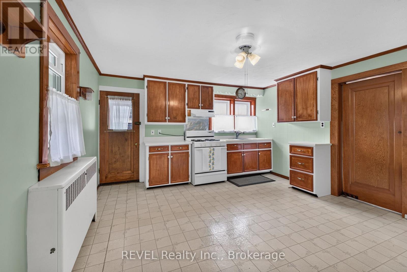 350 PHIPPS STREET - 10