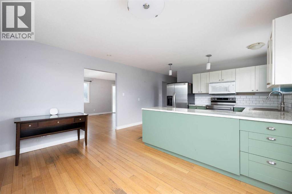 102 Hinge Bay, Fort McMurray
