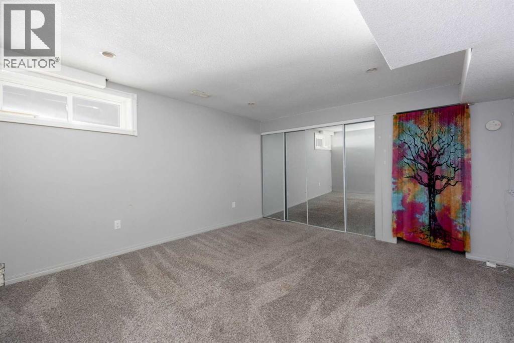 102 Hinge Bay, Fort McMurray