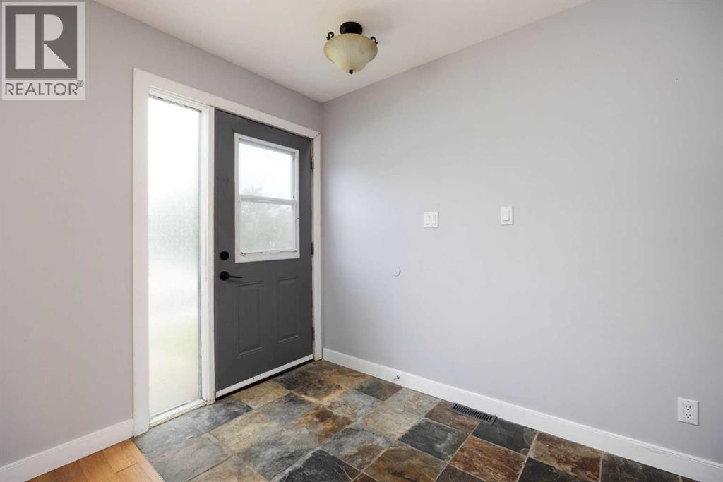 102 Hinge Bay, Fort McMurray