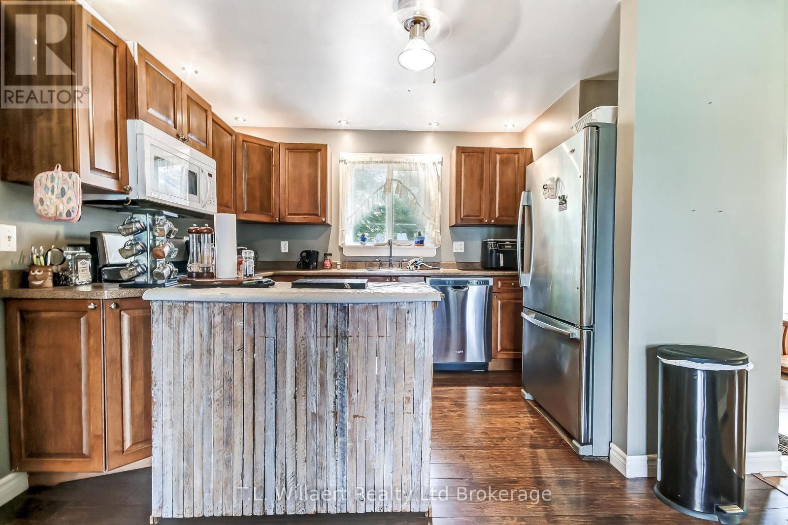159 MAIN STREET - 3