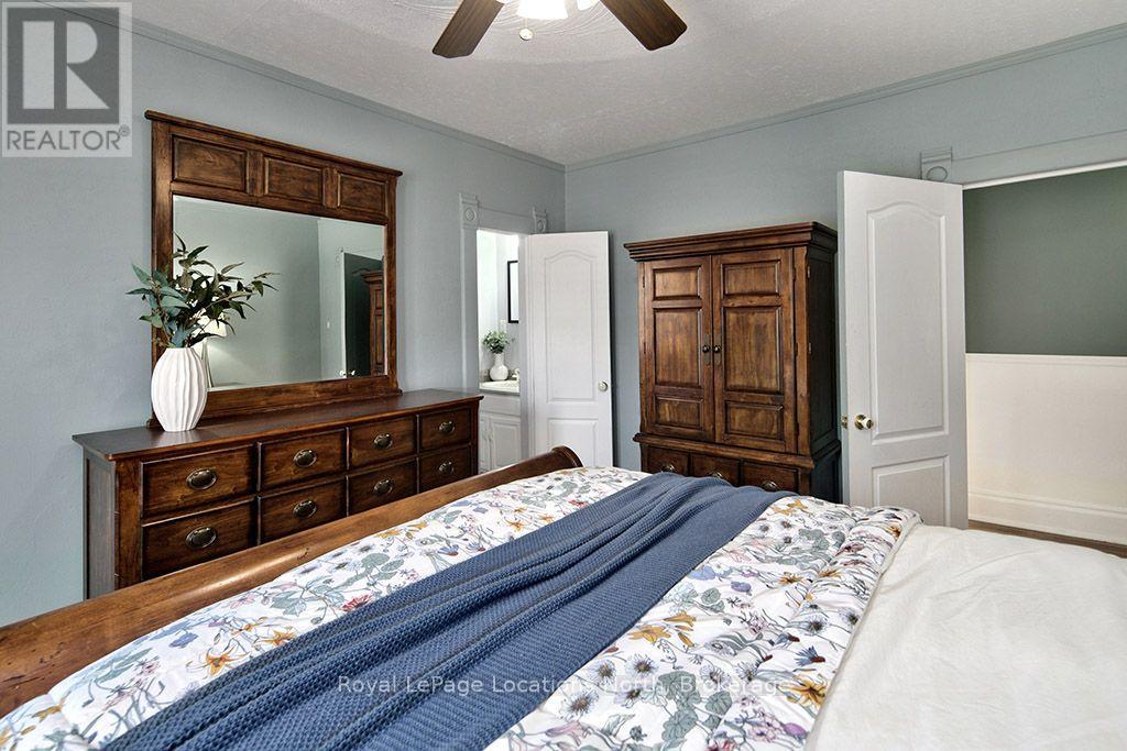 120 MARSHALL STREET E - 19