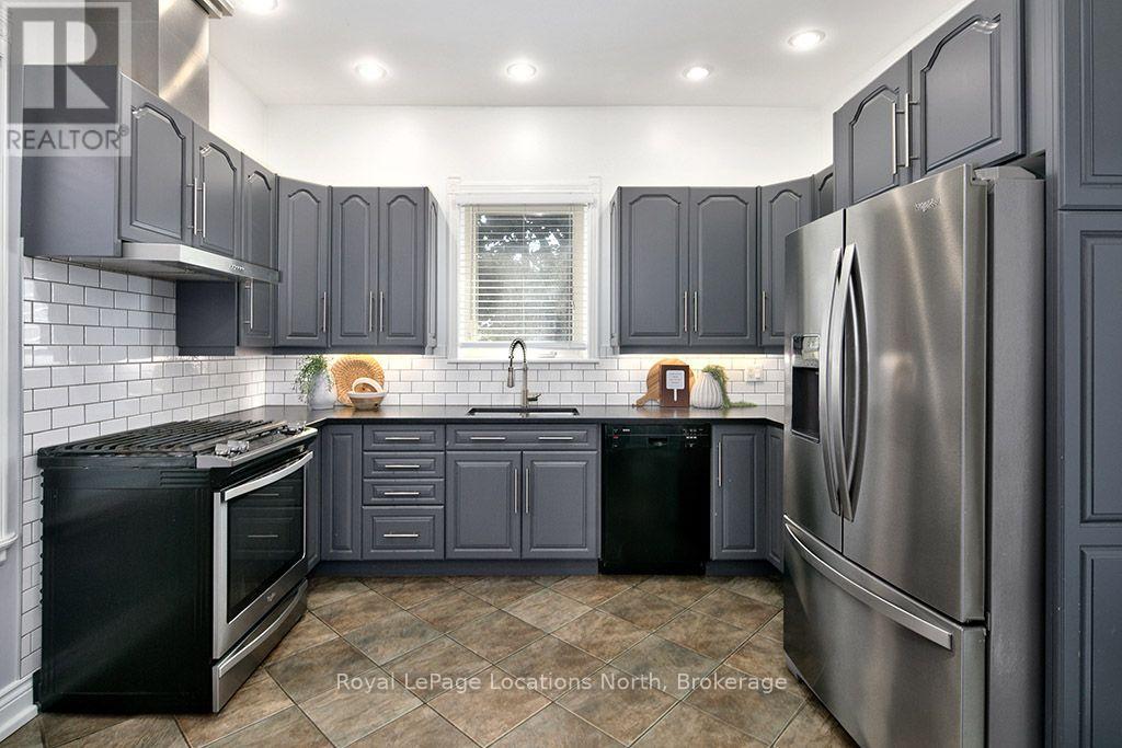 120 MARSHALL STREET E - 12