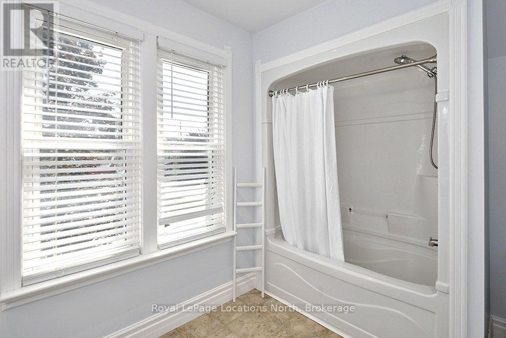 120 MARSHALL STREET E - 24