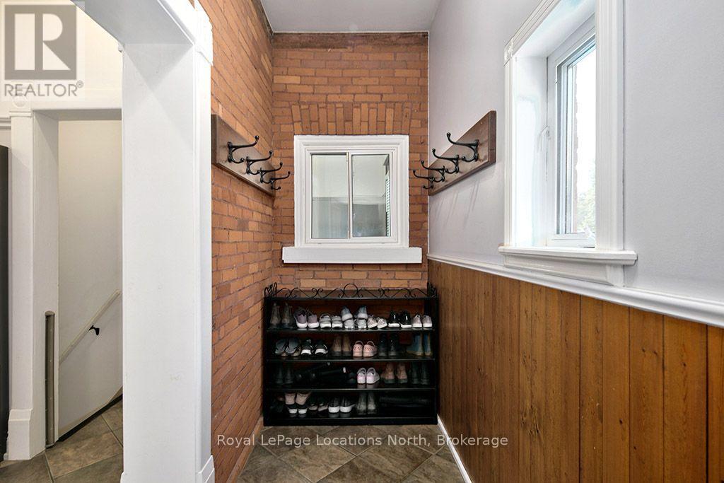120 MARSHALL STREET E - 26
