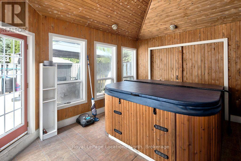 120 MARSHALL STREET E - 27