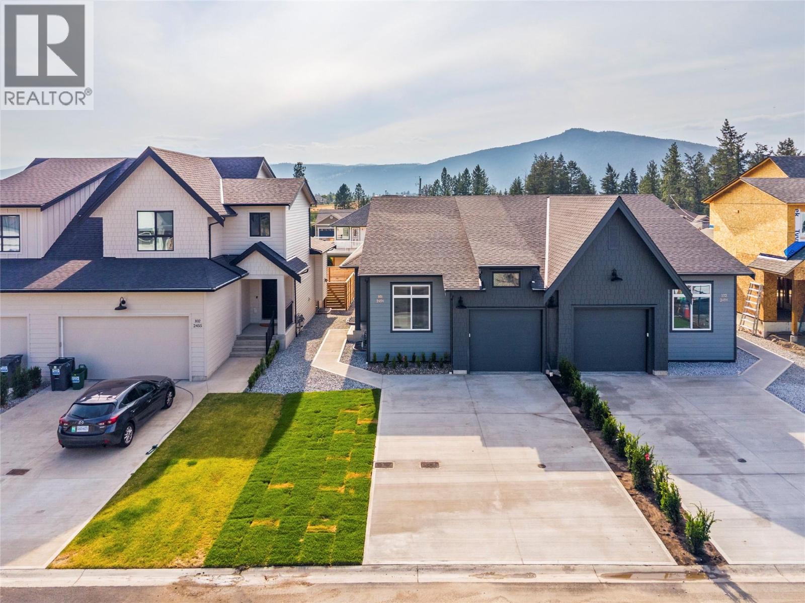 #101 2459 Bradley Drive Lot# 5 - 44