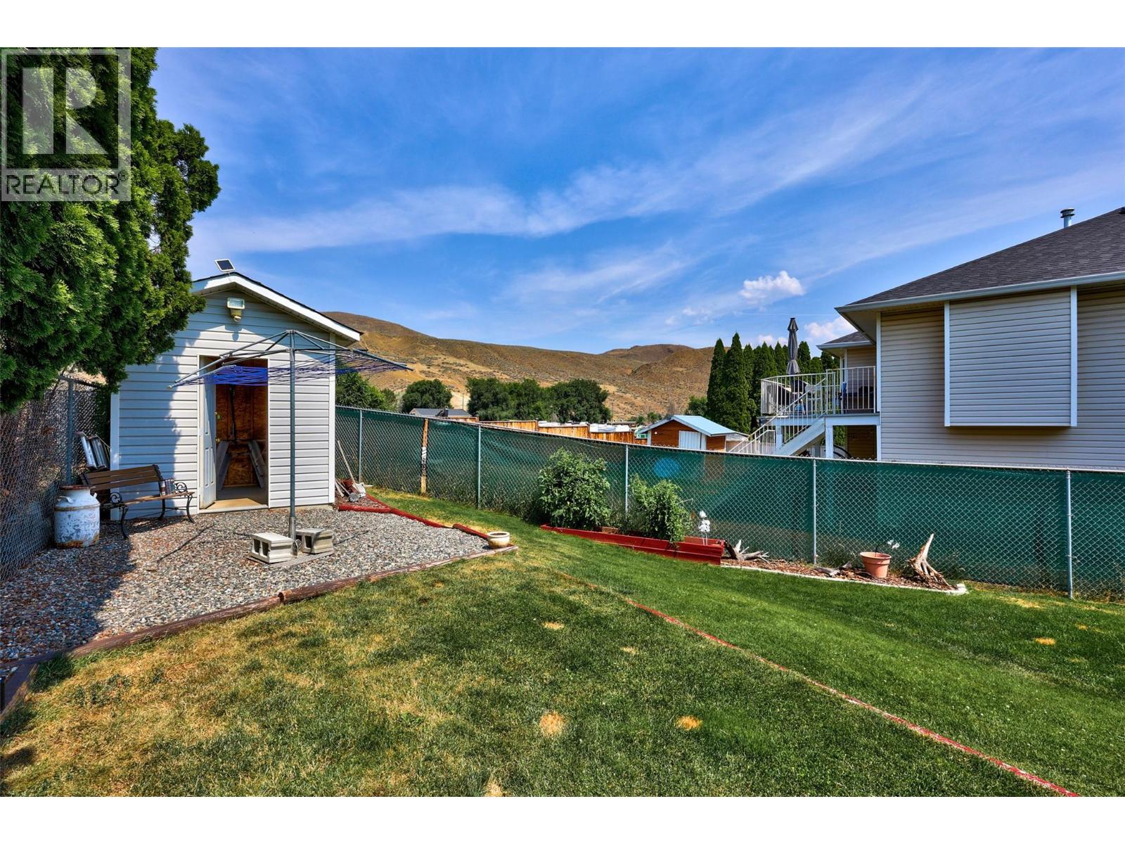 1180 Laroque Street - 24