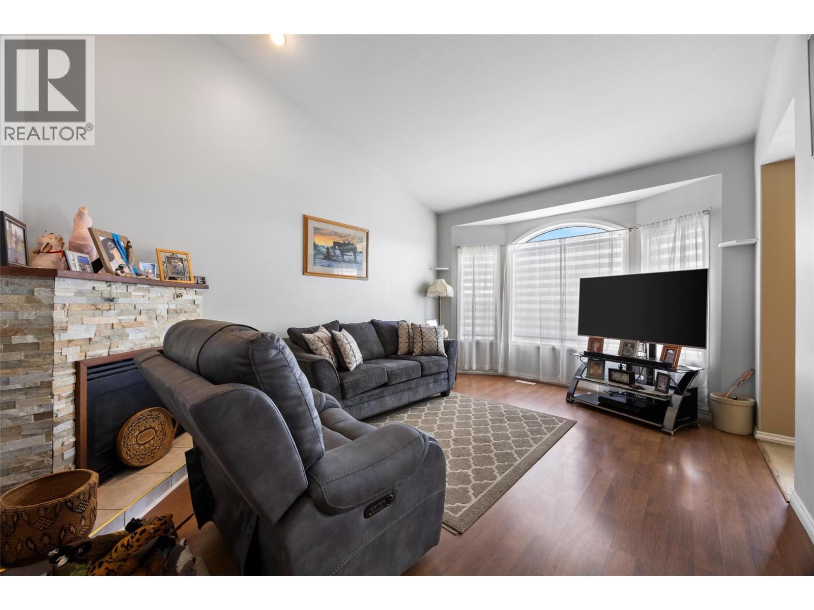 1180 Laroque Street - 4