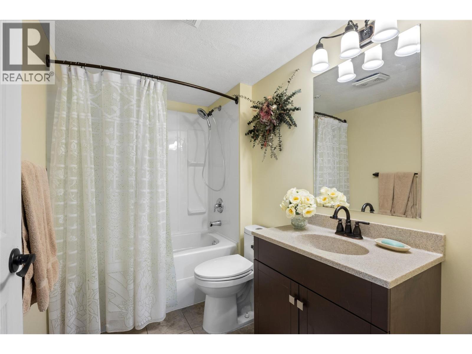 1180 Laroque Street - 18