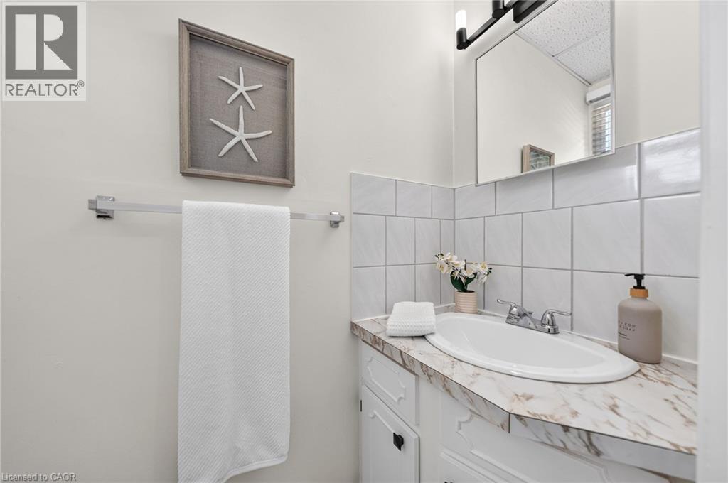 21 COACHWOOD Road - 16