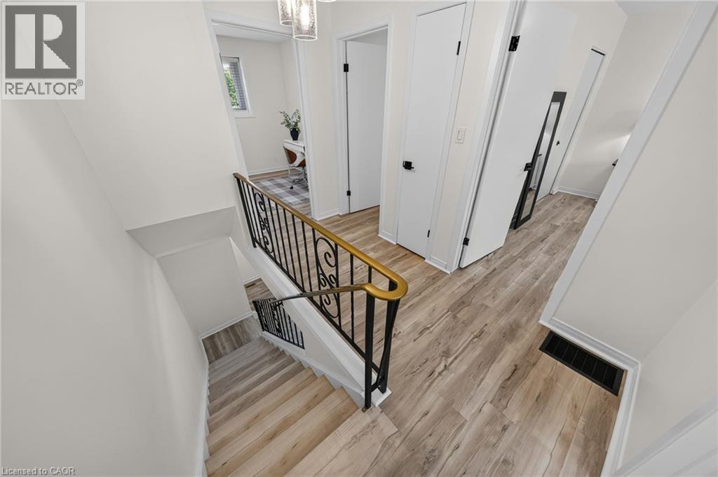 21 COACHWOOD Road - 18