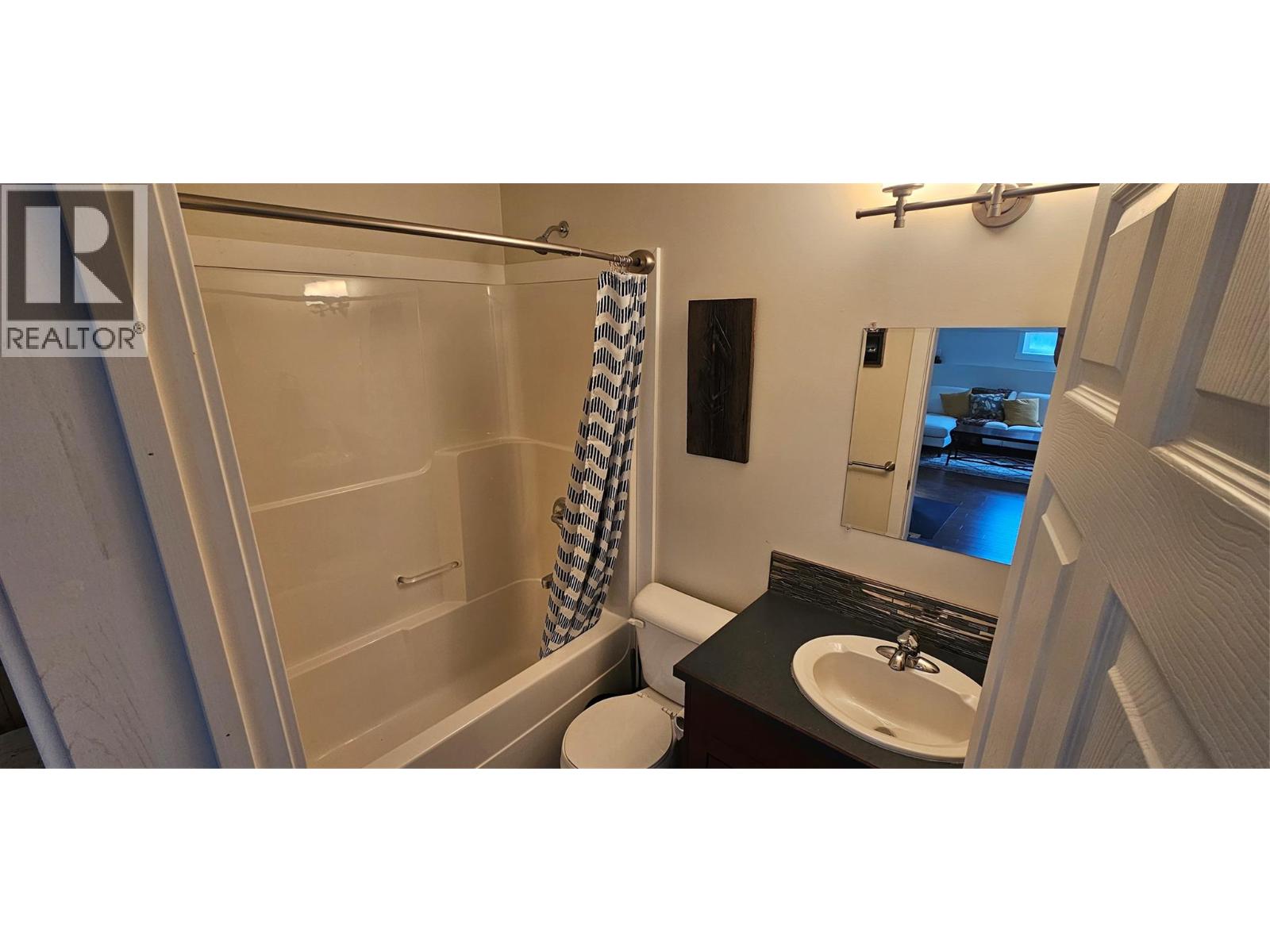 73 Deerborne Drive - 28