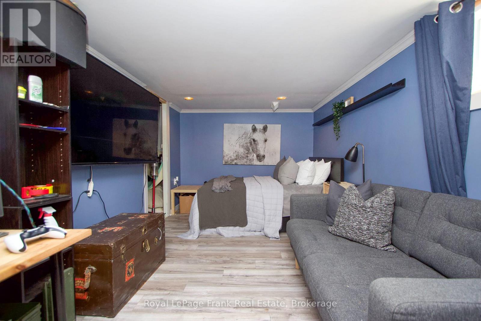 1074 SIMCOE STREET S - 17