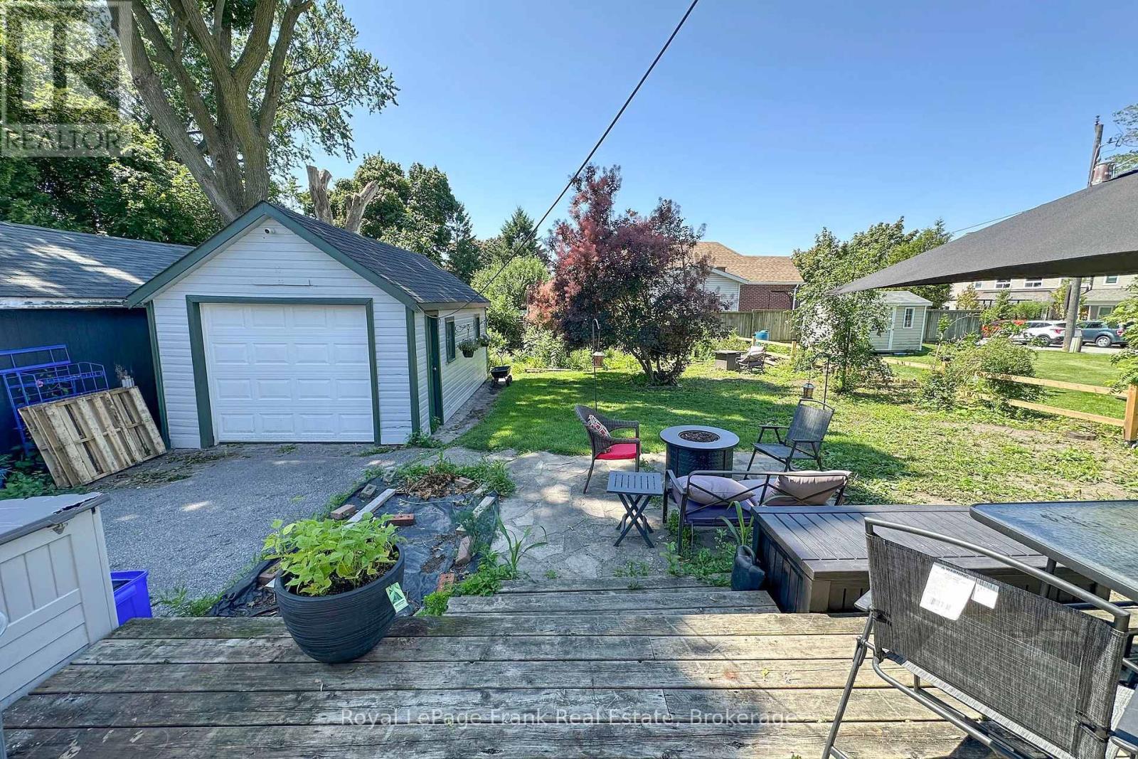 1074 SIMCOE STREET S - 20