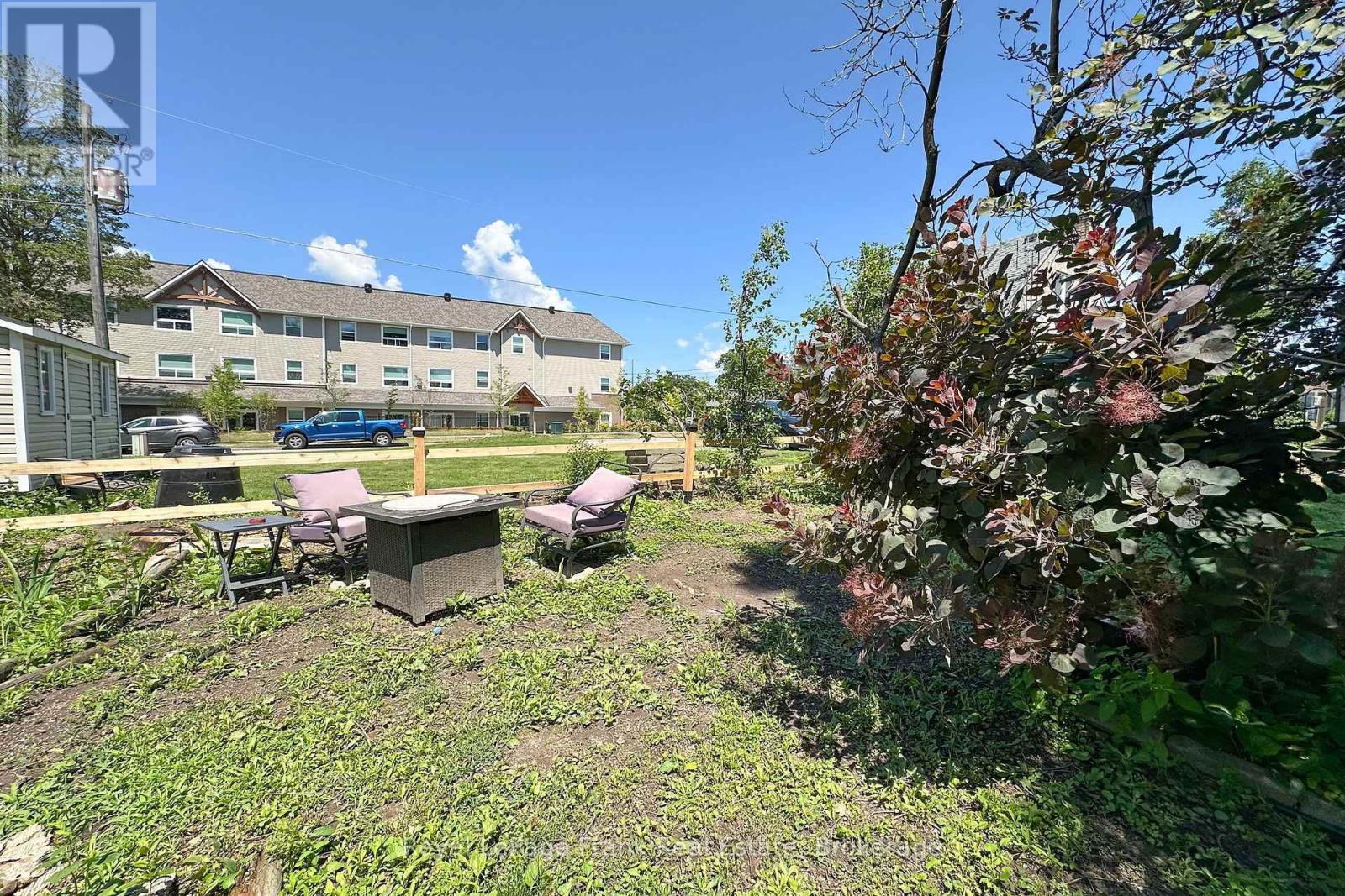 1074 SIMCOE STREET S - 26