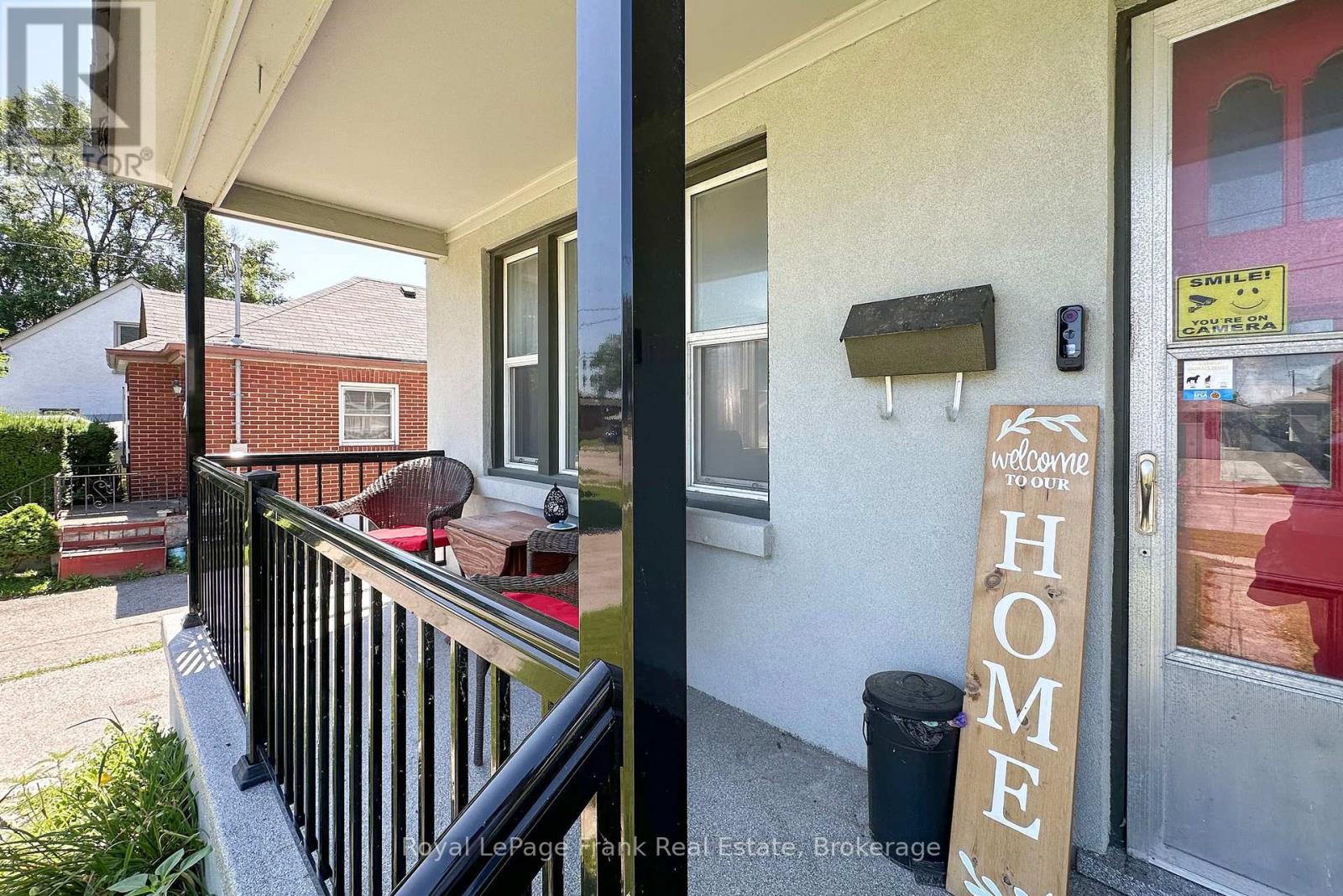 1074 SIMCOE STREET S - 4