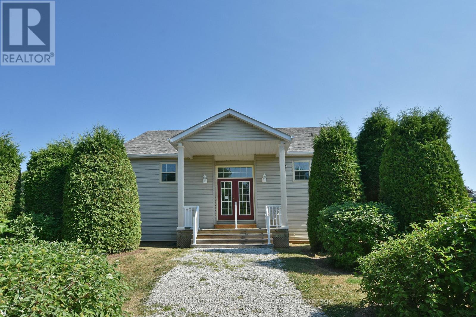 #103 150 VICTORIA STREET S - 28