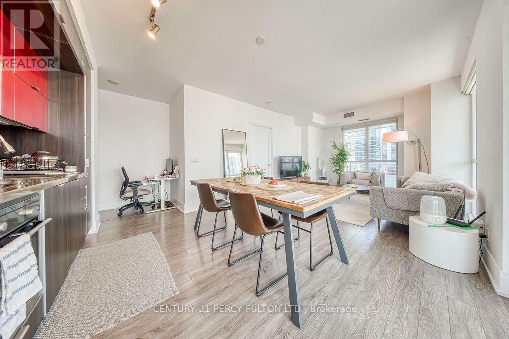 #2811 300 FRONT STREET W - 10
