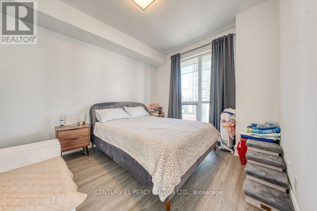 #2811 300 FRONT STREET W - 18