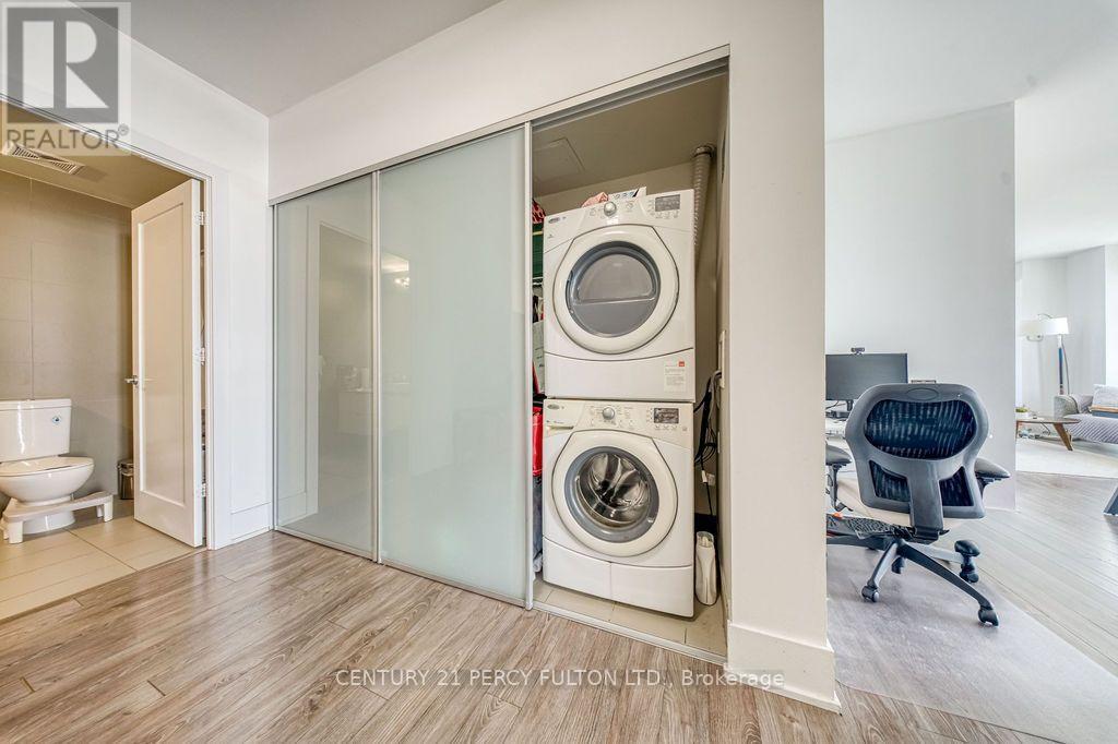 #2811 300 FRONT STREET W - 23
