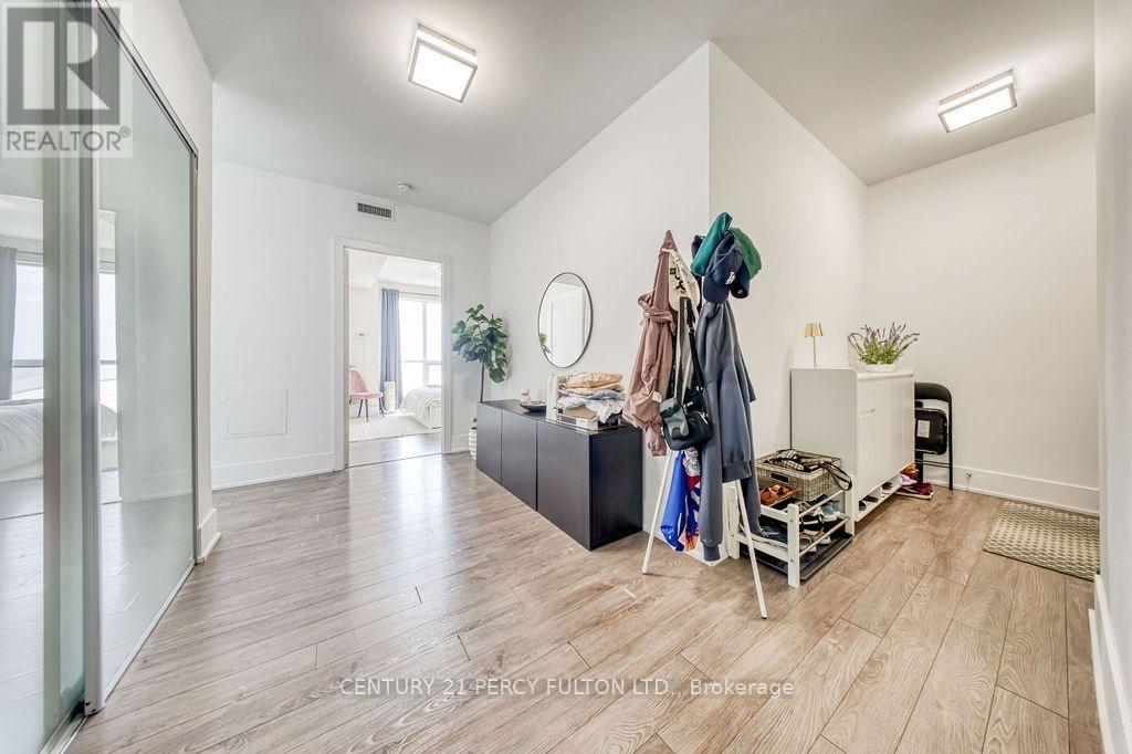 #2811 300 FRONT STREET W - 7