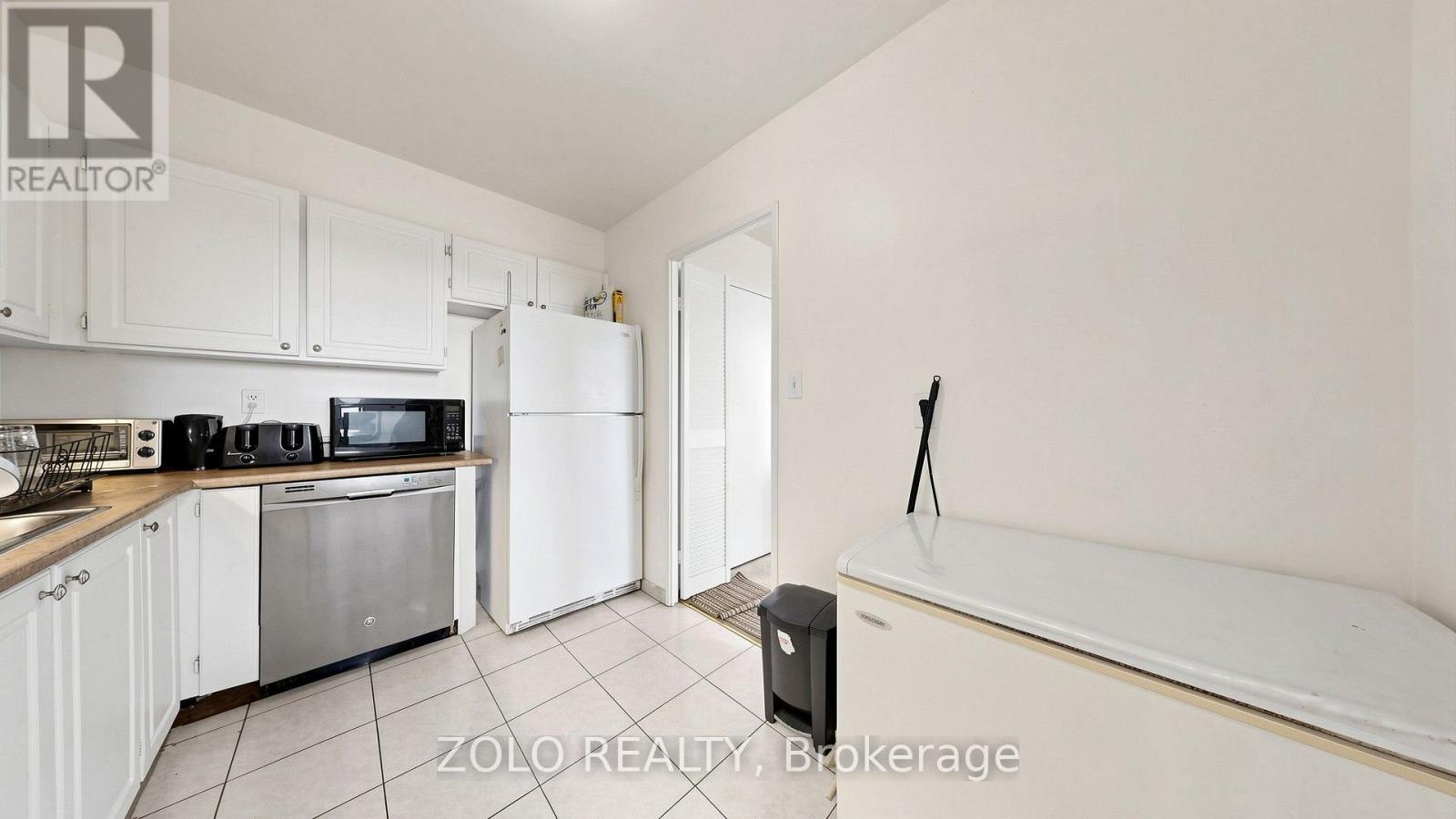 #915 20 EDGECLIFF GOLFWAY - 18