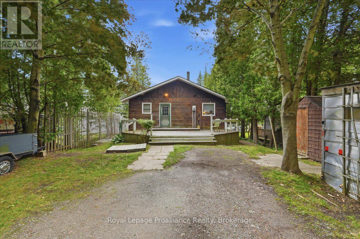 838 TRENEAR ROAD - 1