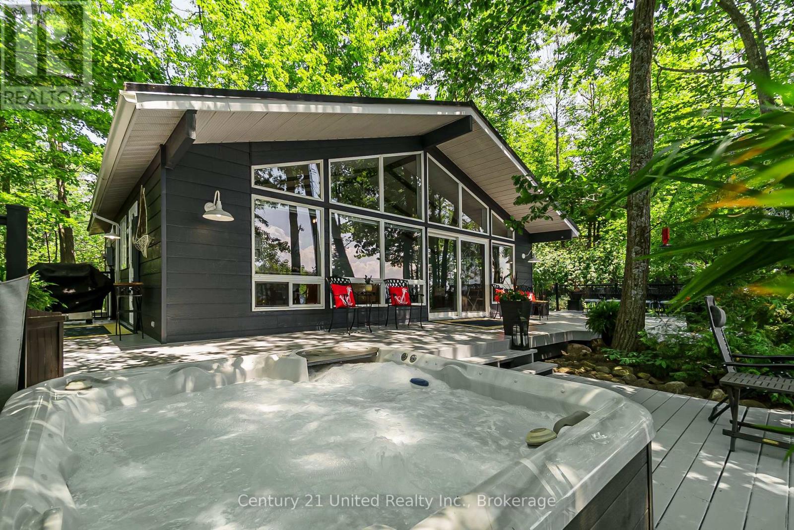 7004 ISLAND 70 - Image 13