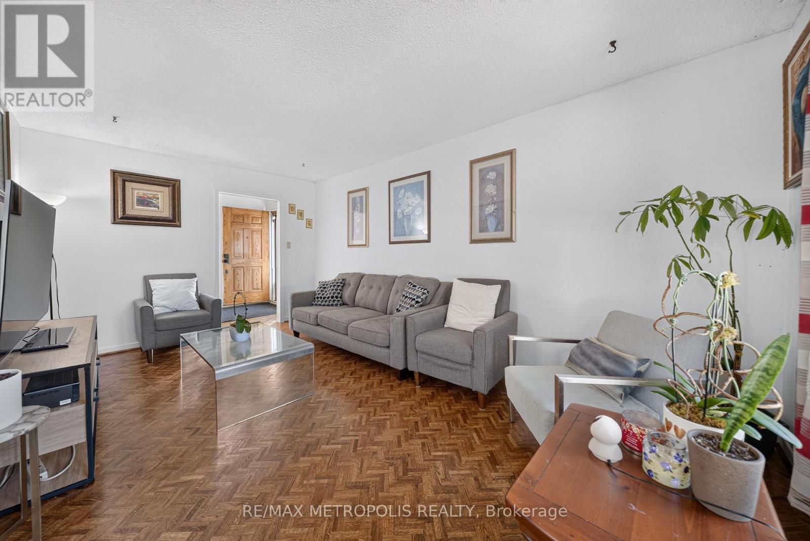 16 STANBRIDGE COURT - 16