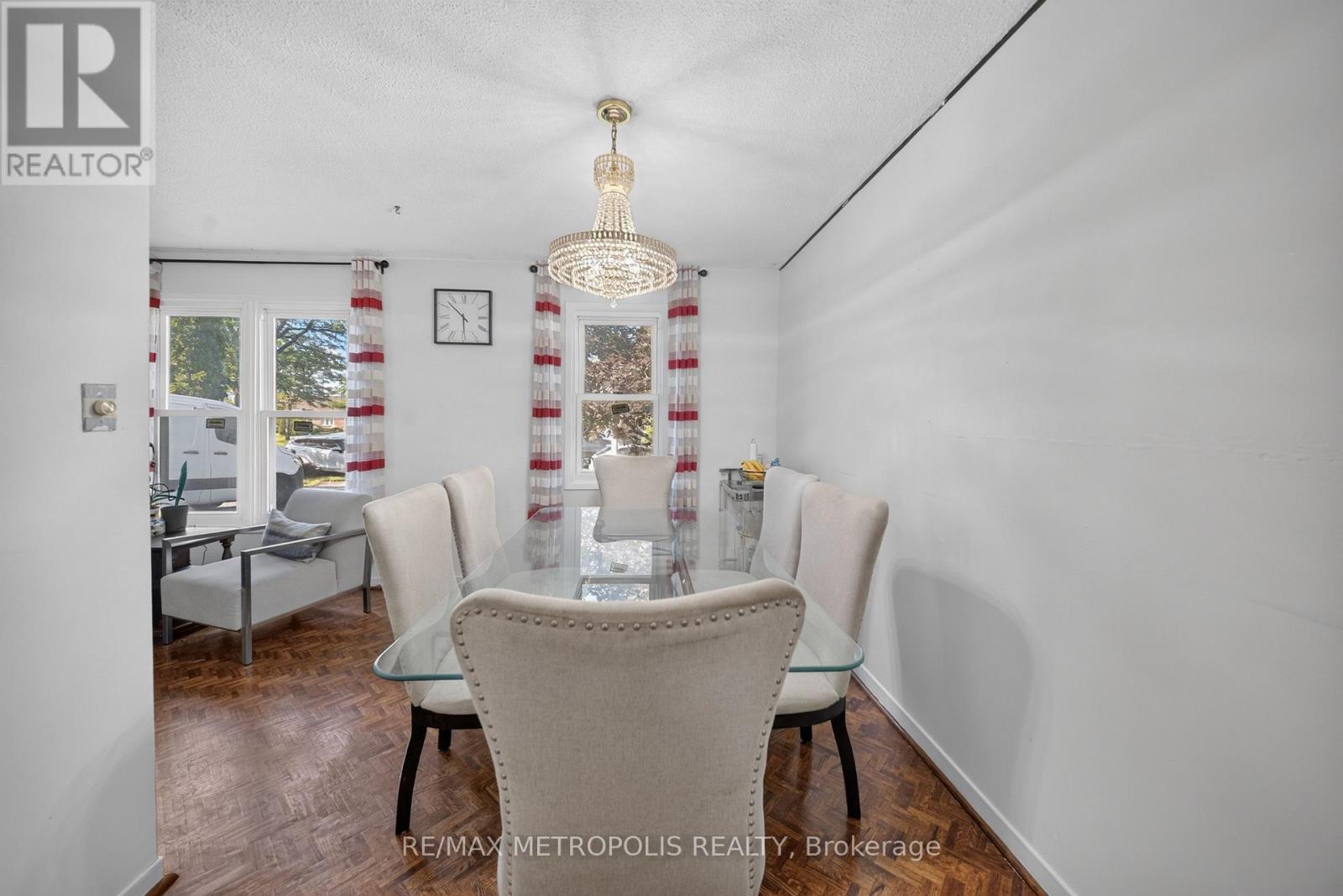 16 STANBRIDGE COURT - 22